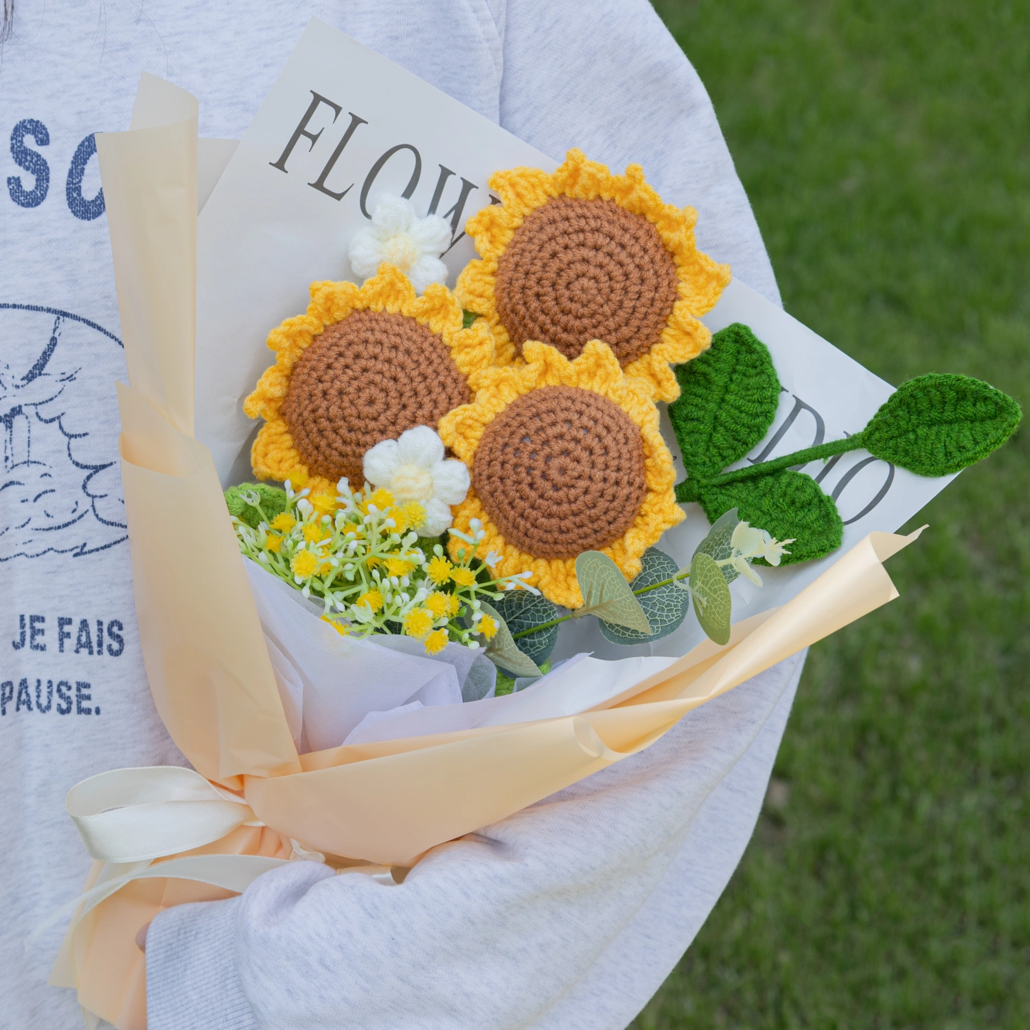 YSHomy Completed Wrapped Crochet Flowers Bouquet with Sunflower