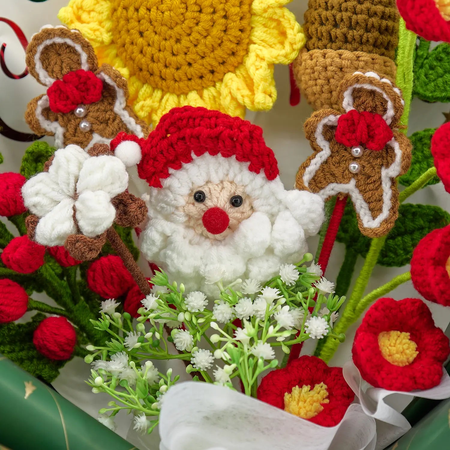 YSHomy Wrapped Crochet Flowers Bouquet in Green & Red for Christmas