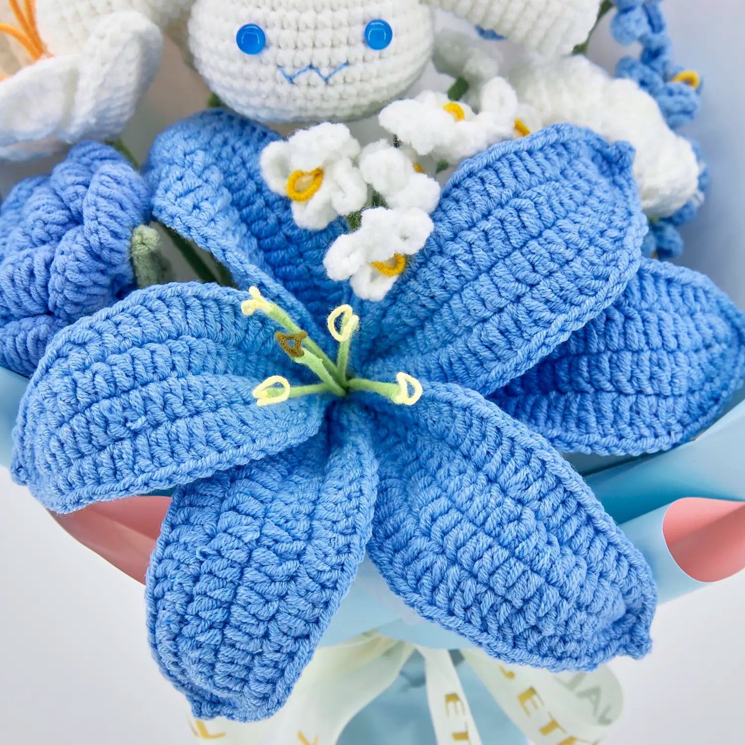 YSHomy Crochet Flowers Bouquet with Crochet Lily Cinnamoroll in Blue Wrapping