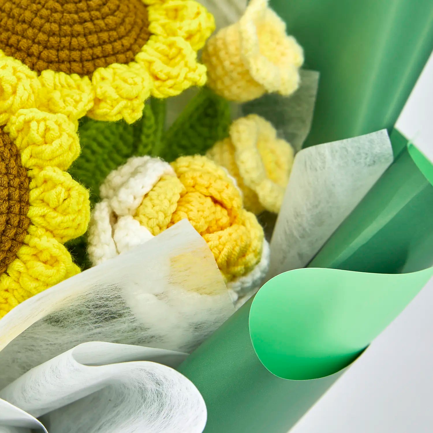 YSHomy Wrapped Crochet Flowers Bouquet with Crochet Sunflower in Green Wrapping