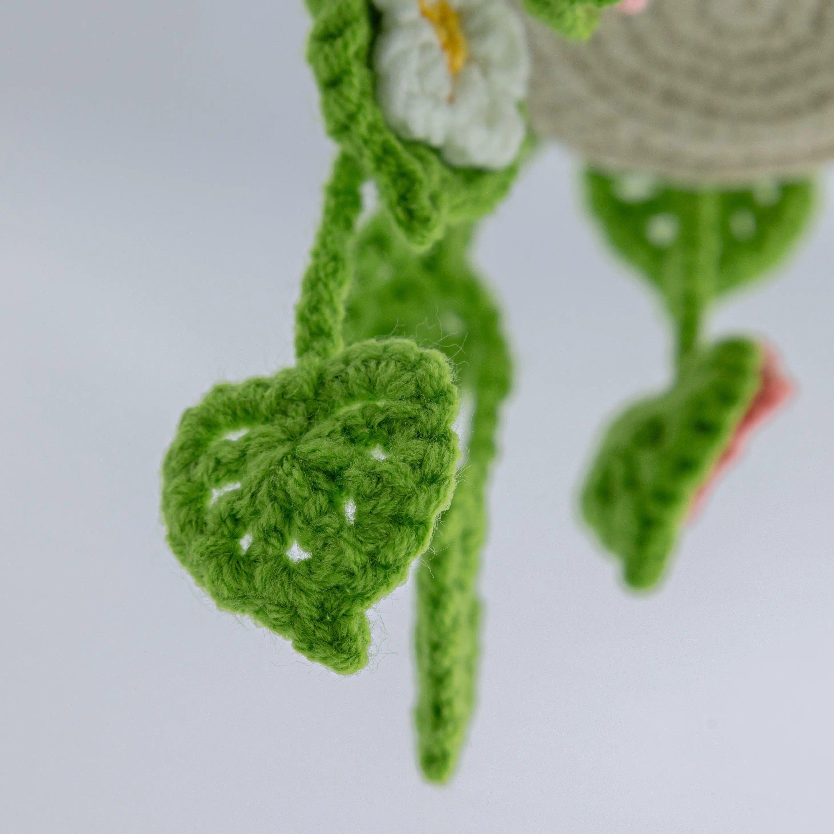 YSHomy Crochet Light Green Car Hanging Plants with Pink & White Flowers